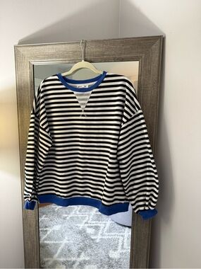 Striped Black & White Sweatshirt with Blue Trim Oversize Medium